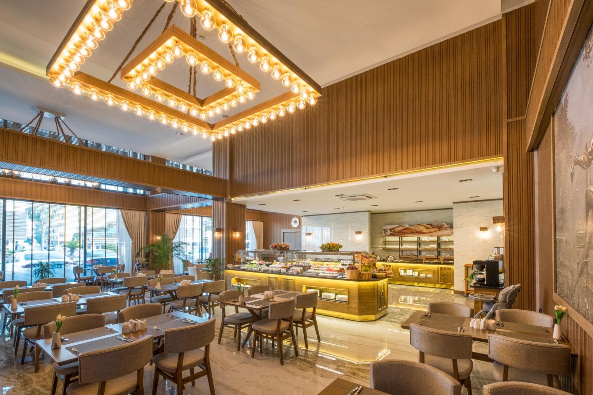 Park Dedeman Mersin Marina Çiftlik Екстериор снимка
